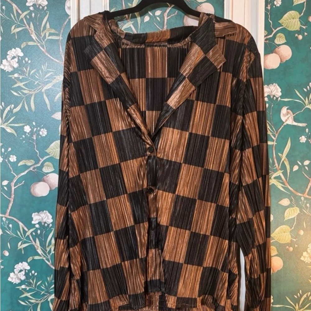 Long Sleeve Plissé Set in Mocha + and Black Checkerboard